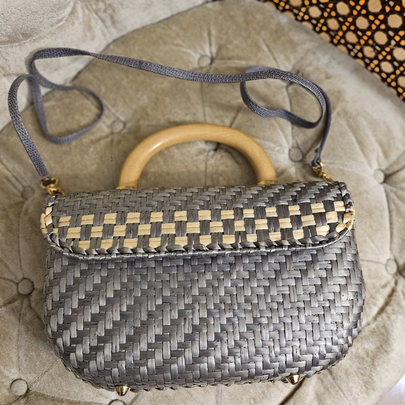 Italian Brand Roberto Rico woven plastic wricker wood top handle 2 way bag - Picture 5 of 7